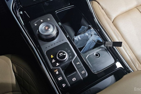 2023 Kia Sorento с пробегом 18 063 км