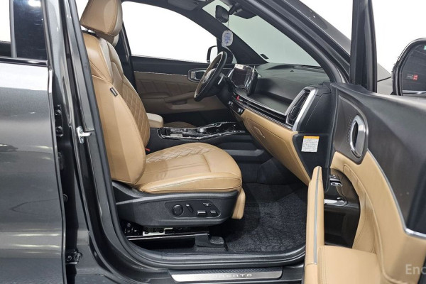 2023 Kia Sorento с пробегом 18 063 км