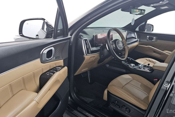 2023 Kia Sorento с пробегом 18 063 км