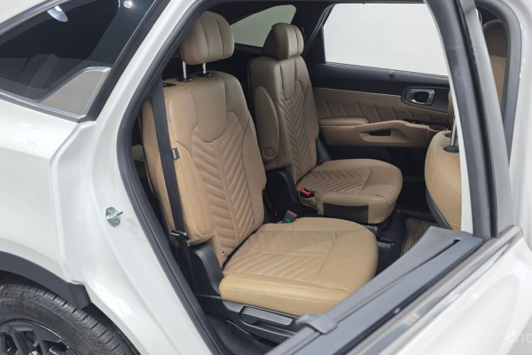 2024 Kia Sorento с пробегом 22 176 км