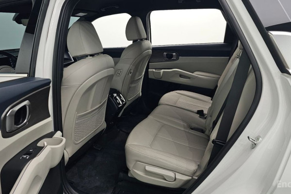 2024 Kia Sorento с пробегом 29 584 км