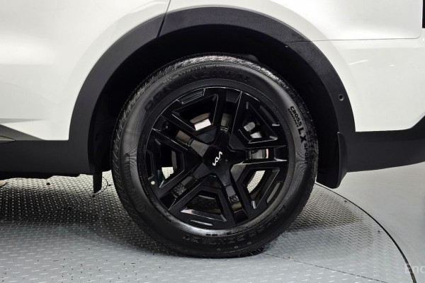 2025 Kia Sorento с пробегом 16 356 км