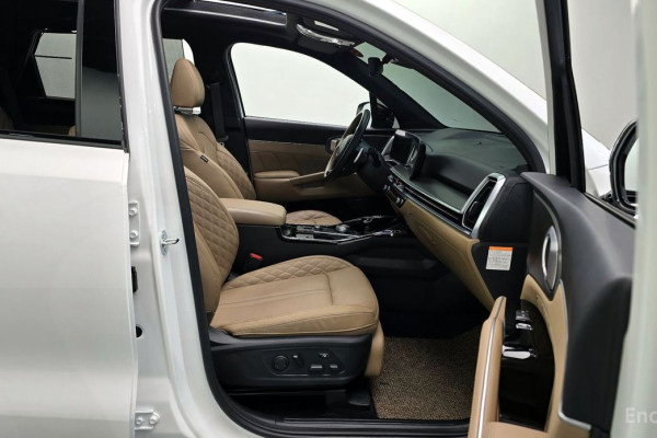 2025 Kia Sorento с пробегом 16 356 км