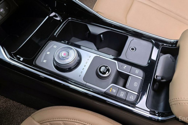 2025 Kia Sorento с пробегом 16 356 км