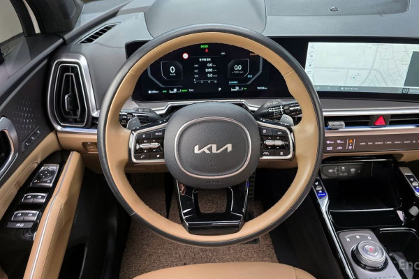 2025 Kia Sorento с пробегом 16 356 км