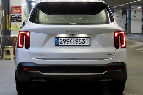 2025 Kia Sorento с пробегом 13 514 км