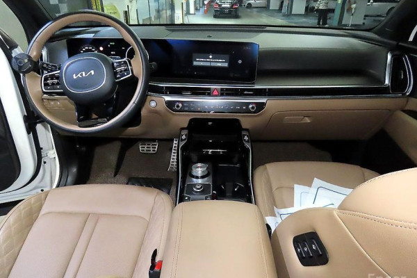 2025 Kia Sorento с пробегом 13 514 км