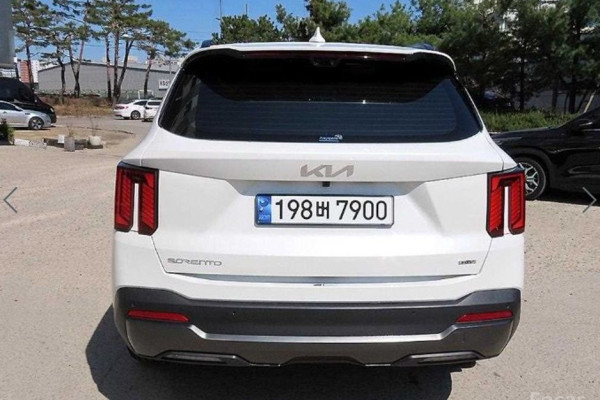 2024 Kia Sorento с пробегом 15 648 км