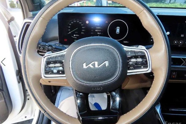 2024 Kia Sorento с пробегом 15 648 км