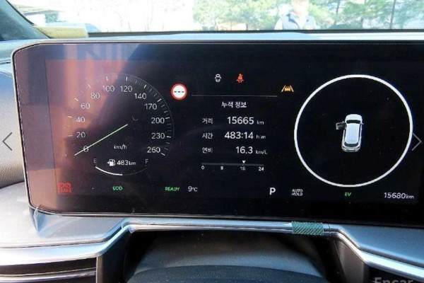 2024 Kia Sorento с пробегом 15 648 км