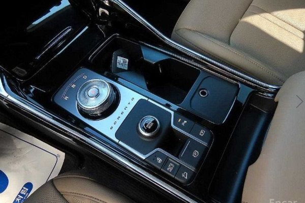 2024 Kia Sorento с пробегом 15 648 км