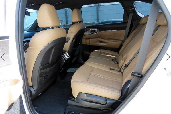 2024 Kia Sorento с пробегом 15 648 км