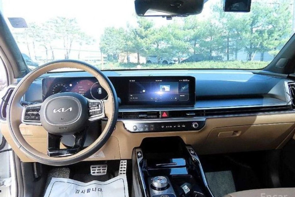 2024 Kia Sorento с пробегом 15 648 км