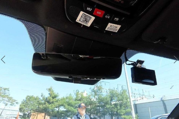 2024 Kia Sorento с пробегом 15 648 км