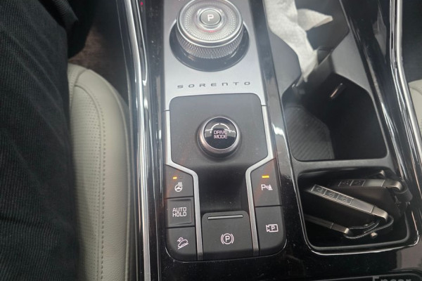 2024 Kia Sorento с пробегом 22 878 км