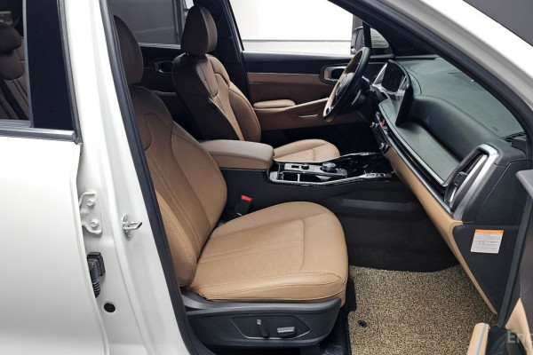 2024 Kia Sorento с пробегом 19 398 км