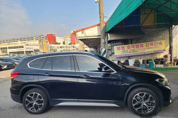 2021 BMW X1 с пробегом 49 015 км