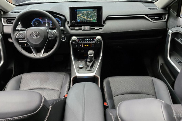 2023 Toyota RAV4 с пробегом 3 863 км