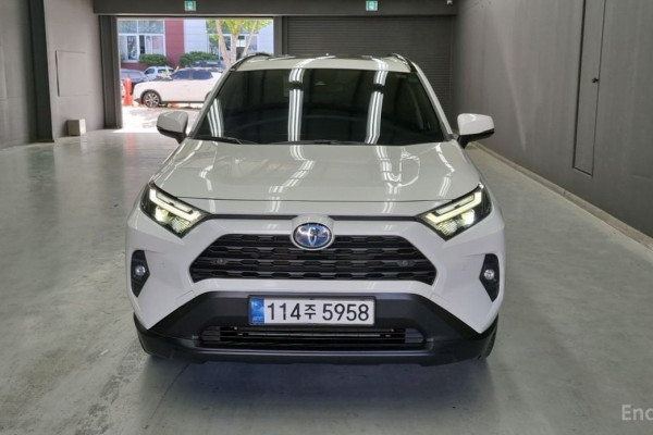 2022 Toyota RAV4 с пробегом 25 605 км
