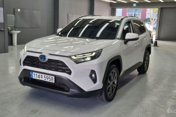 2022 Toyota RAV4 с пробегом 25 605 км