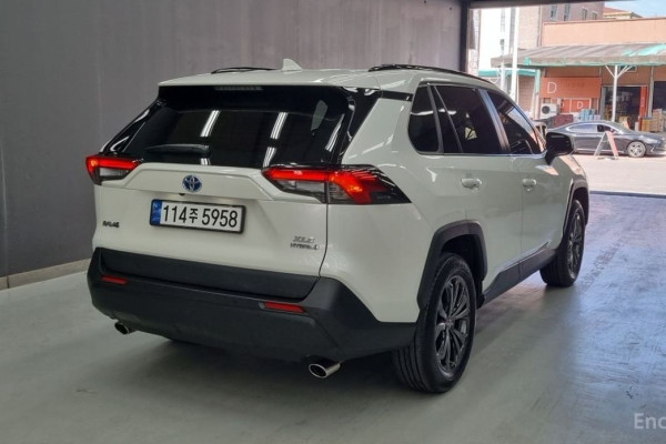 2022 Toyota RAV4 с пробегом 25 605 км