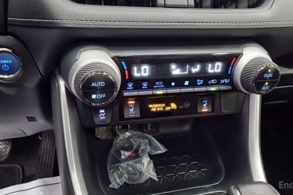 2022 Toyota RAV4 с пробегом 25 605 км