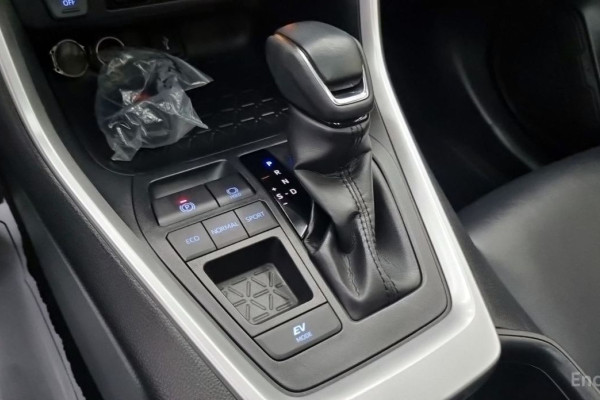 2022 Toyota RAV4 с пробегом 25 605 км