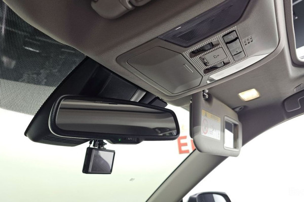 2023 Toyota RAV4 с пробегом 12 945 км