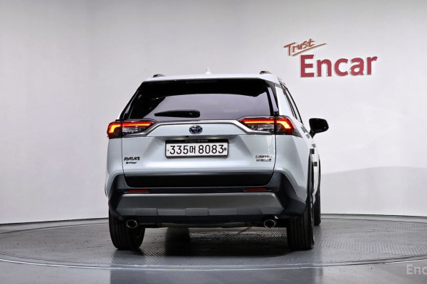 2023 Toyota RAV4 с пробегом 35 601 км