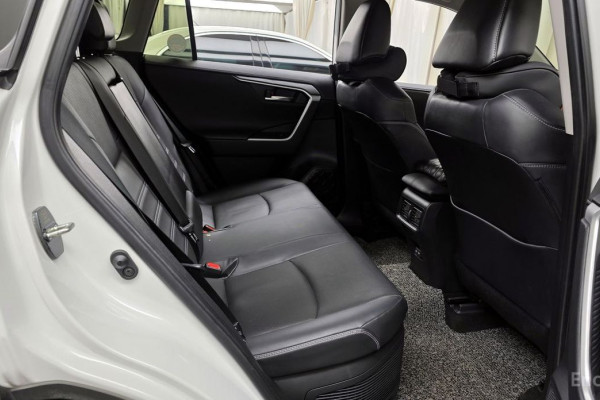 2023 Toyota RAV4 с пробегом 35 601 км