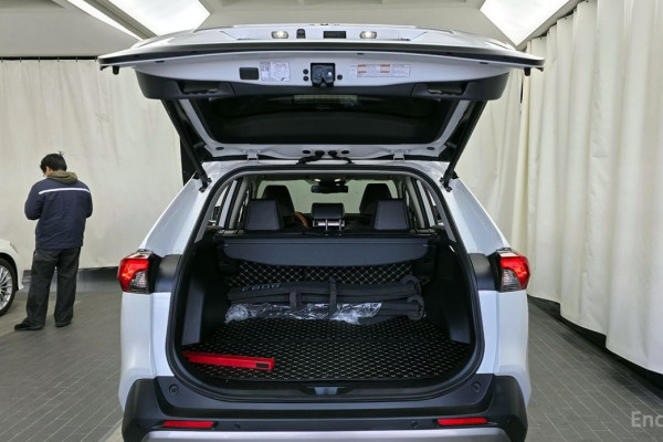 2023 Toyota RAV4 с пробегом 35 601 км