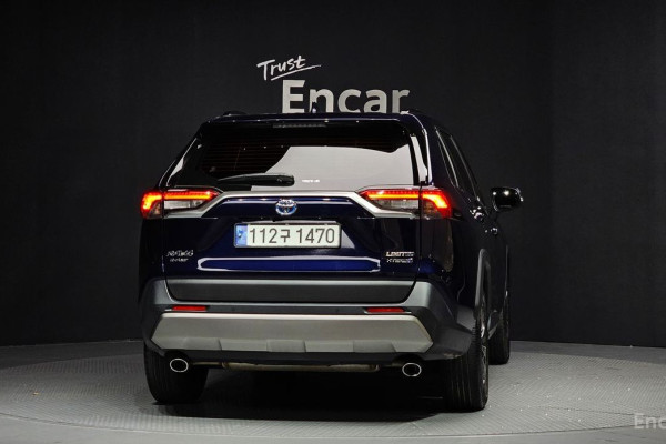 2022 Toyota RAV4 с пробегом 67 877 км