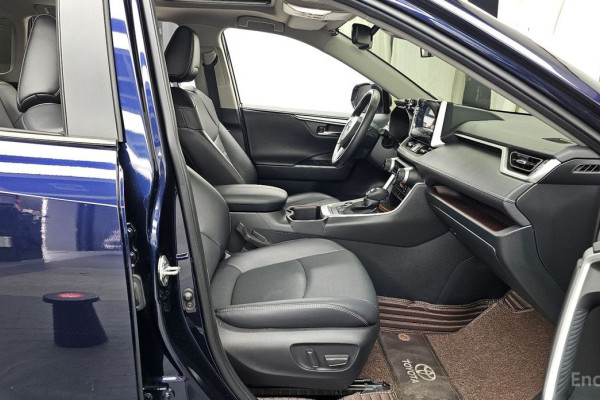 2022 Toyota RAV4 с пробегом 67 877 км