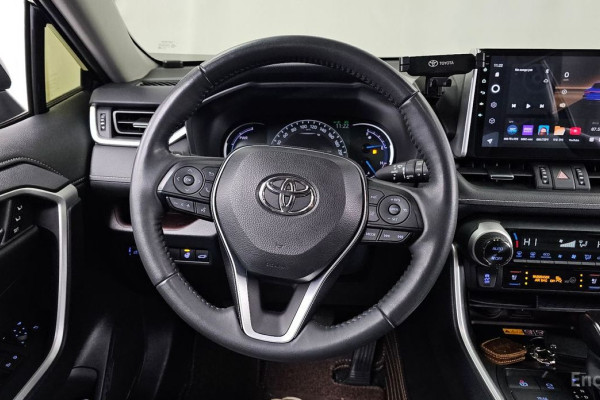 2022 Toyota RAV4 с пробегом 67 877 км