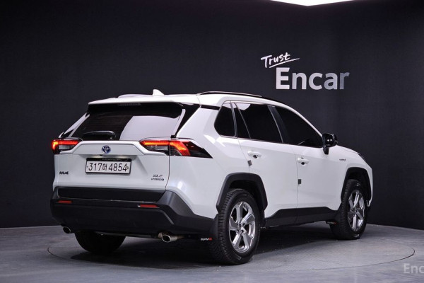 2021 Toyota RAV4 с пробегом 38 114 км