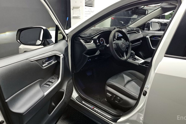 2021 Toyota RAV4 с пробегом 38 114 км