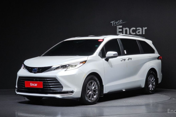 2023 Toyota Sienna с пробегом 12 710 км