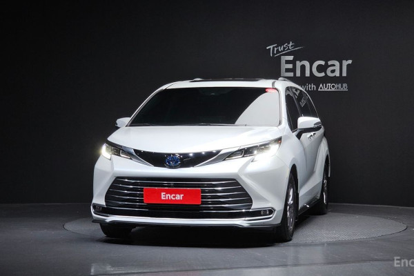 2023 Toyota Sienna с пробегом 12 710 км