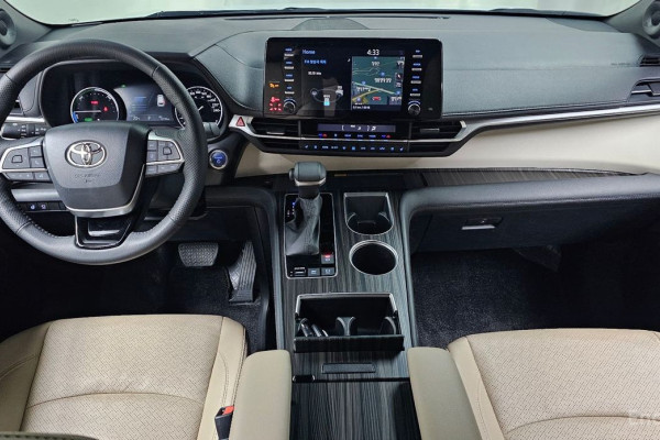 2023 Toyota Sienna с пробегом 12 710 км