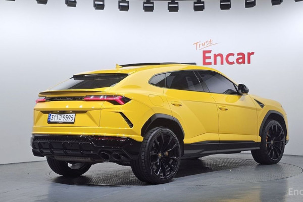 2022 Lamborghini Urus с пробегом 30 733 км