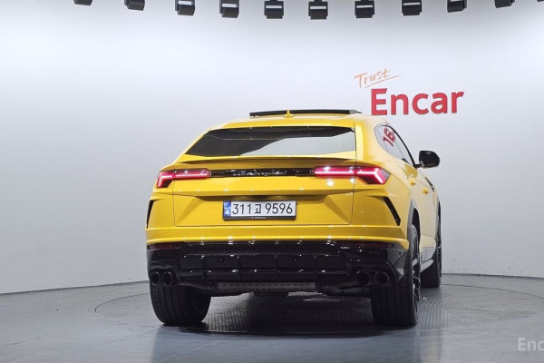 2022 Lamborghini Urus с пробегом 30 733 км