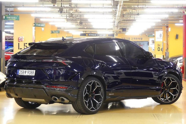 2023 Lamborghini Urus с пробегом 6 699 км