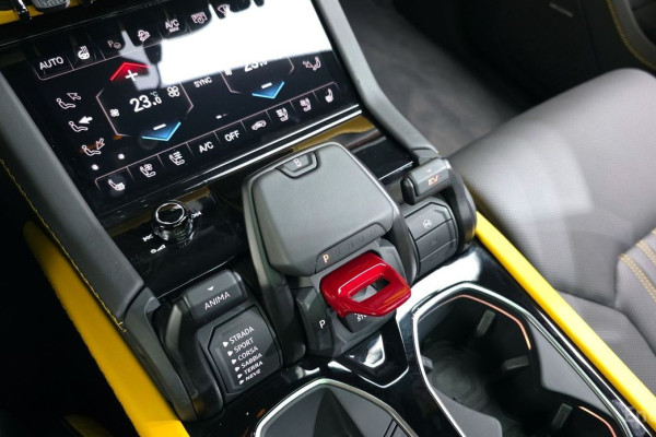 2025 Lamborghini Urus с пробегом 4 821 км