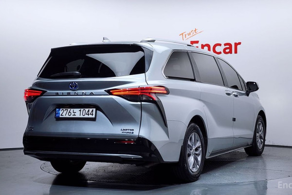 2022 Toyota Sienna с пробегом 46 213 км