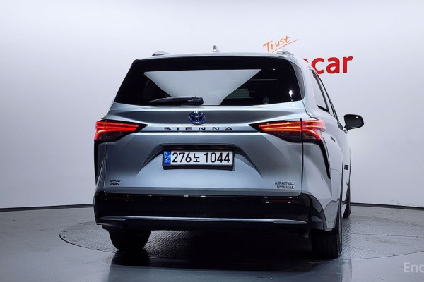 2022 Toyota Sienna с пробегом 46 213 км