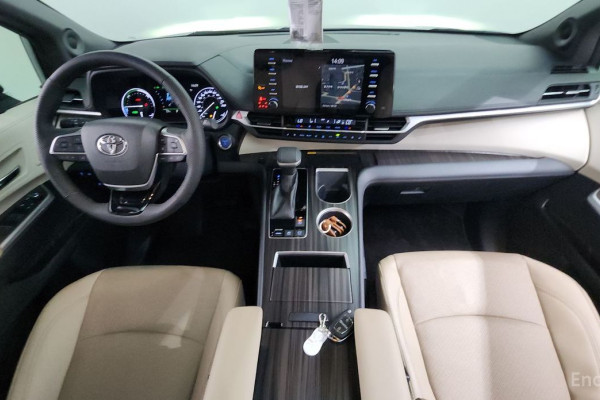 2022 Toyota Sienna с пробегом 46 213 км