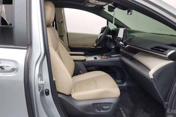 2022 Toyota Sienna с пробегом 46 213 км
