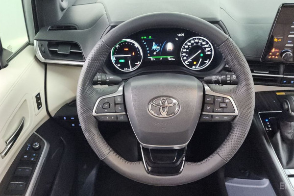 2022 Toyota Sienna с пробегом 46 213 км