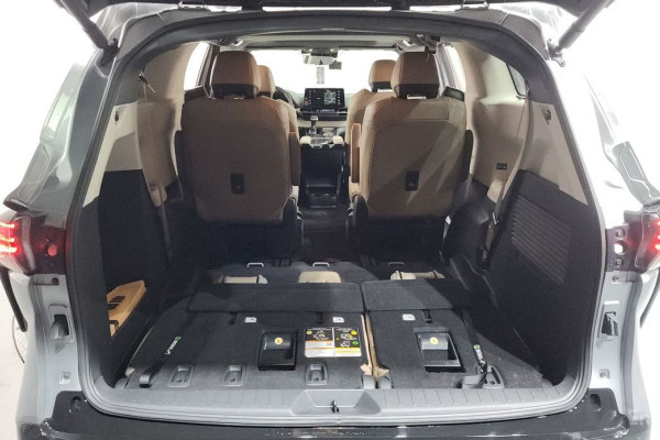 2022 Toyota Sienna с пробегом 46 213 км