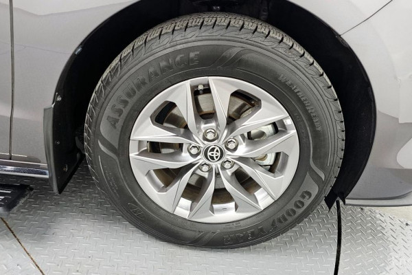 2023 Toyota Sienna с пробегом 81 160 км